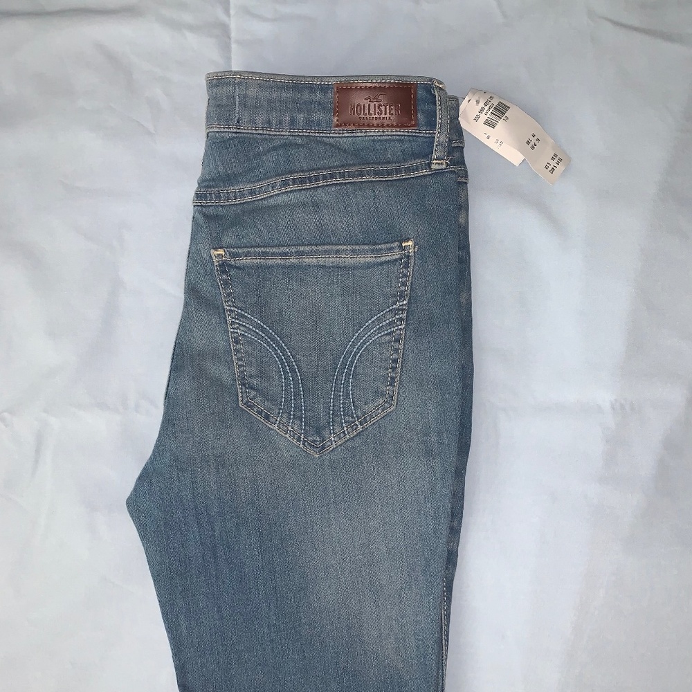 Hollister High- Rise Super Skinny Jeans